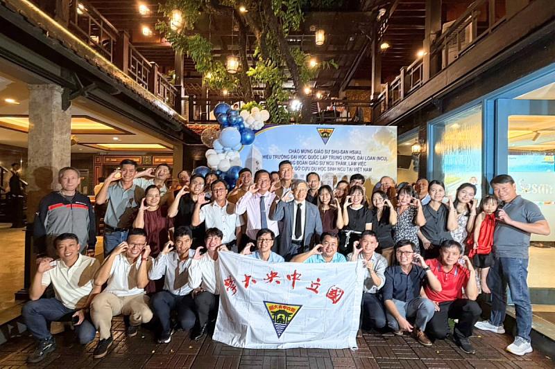 中央大學於胡志明市舉辦校友交流活動,共約30位校友參與,延續中大在越南南部的校友連結。
