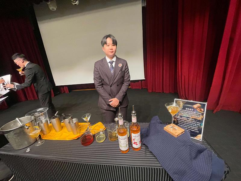 林衣婕在競賽中以台灣茶為主題調製飲品。