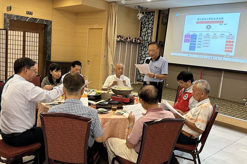 南大校友總會吳東林理事長進行會務報告，分享重要會務事項，凝聚校友共識與發展力量。