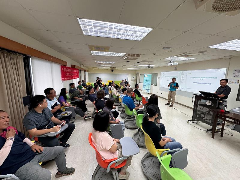 南華大學節電成效獲教育部肯定,攜手嘉義縣府推動產業節能,辦理「產業深度節能推廣活動」,潘義祥總務長開場致詞。
