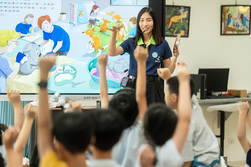 康軒以SDGs說故事活動,引導孩子認識永續議題。