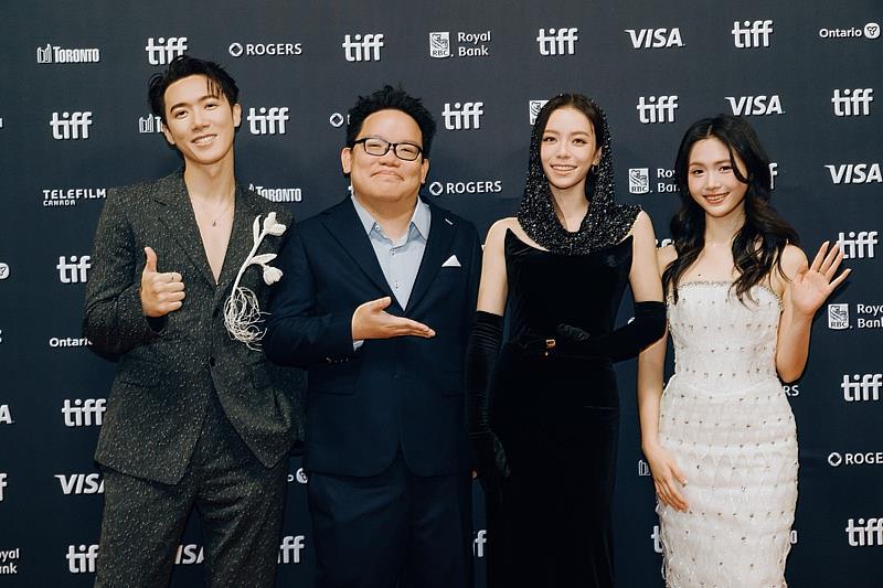 《告別的年代》於多倫多國際影展世界首映賺人熱淚,演員邱士縉(左起)、導演楊毅恆、演員宋芸樺、演員蕭莉璇。