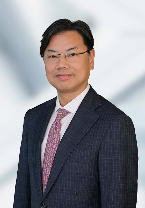 滙豐私人銀行及財富管理北亞首席投資總監何偉華表示，台灣經濟將繼續受惠於全球AI數據中心發展，帶動企業盈利與投資成長，總體出口亦會在第四季加速成長。預計經濟成長在未來亦將支持消費維持相對較高的成長。