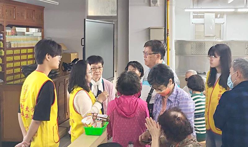 計畫主持人林香汶老師從非處方藥品的包裝、外觀及用途切入,說明安全用藥時應留意的重要資訊。