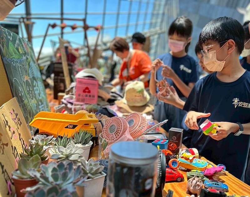 讓閒置好物重新找到主人的免廢市集。
