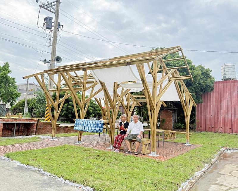 建築學系團隊7位大三學生以《長短樹ㄉㄧˇ家》作品，獲得「2026年臺南築角創意營造計畫」金獎。（圖／淡江大學提供）