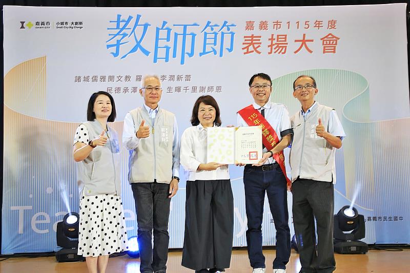 民生國中蔡邦居教師。