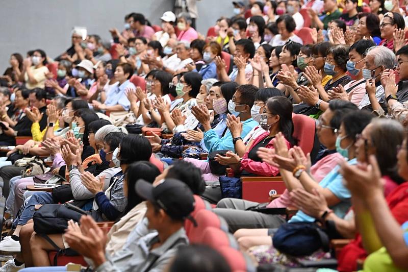 講座吸引大批民眾前來參加。
