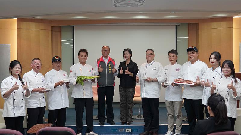 育達科大餐旅經營系實習行前拜師禮 奉茶敬師、束脩六禮傳承感恩與專業