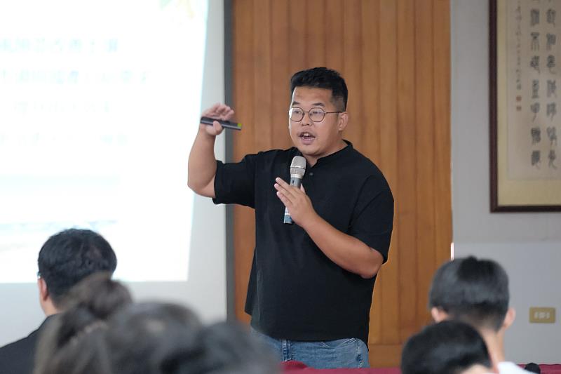 元長鄉雜糧產銷班第29班邱茗莊班長創辦人分享返鄉投入農業與產業經營的實務經驗。