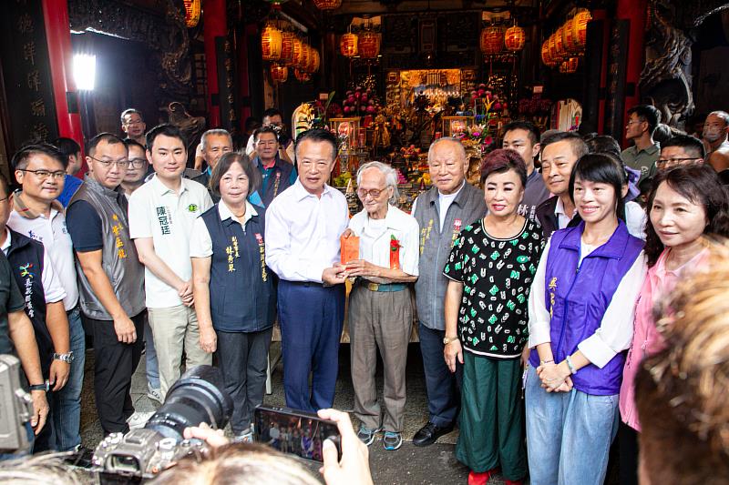 新港奉天宮媽祖契子女中秋團圓,翁章梁陪同祈福慶佳節-1