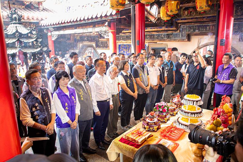 新港奉天宮媽祖契子女中秋團圓,翁章梁陪同祈福慶佳節-3