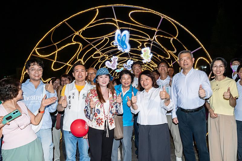 《小熊維尼》百年經典點亮中秋夜!「2026光織影舞」璀璨登場北香湖