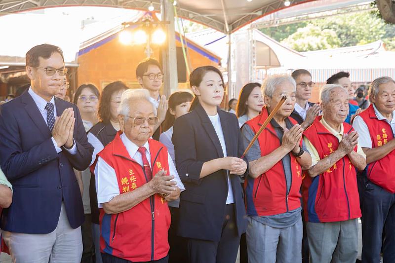 市長高虹安上香參拜。