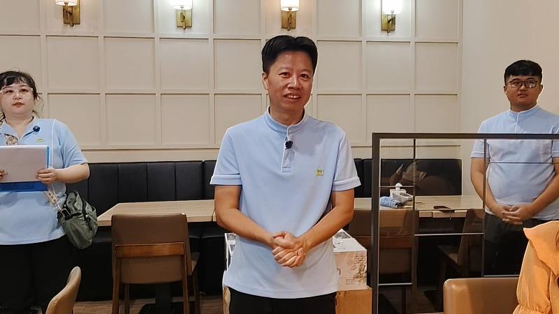 總幹事致詞。