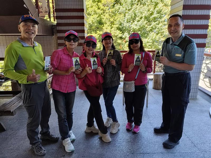 大雪山國家森林遊樂區工作人員提醒民眾進入山區活動時請結伴同行,避免於晨昏時段單獨行動,並落實無痕山林原則。