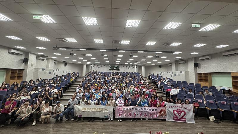 「世代攜手 • 共感共融」延續愛與陪伴 350人齊聚共賞《地球人遇見小王子》