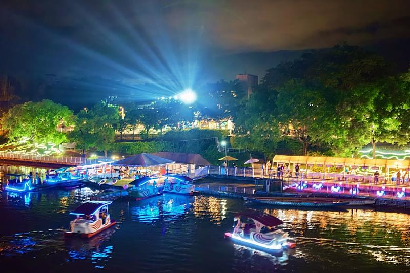 竹市青草湖「光湖作用」階段轉場 10月青草湖秋焰祭接力登場