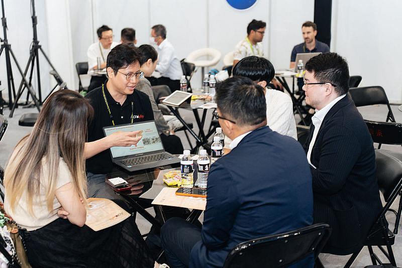 InnoVEX展會期間安排多場一對一商務媒合,吸引全球新創與創投、企業及產業夥伴參與,熱門時段一位難求。InnoVEX 2027持續邀請創投與產業夥伴加入,面對面發掘潛力新創與合作機會。