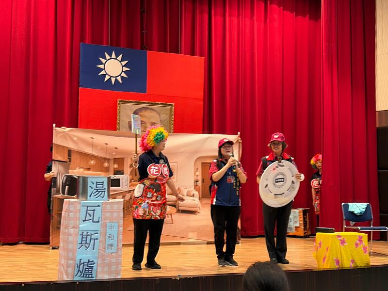 居家住宅用火災警報器防火宣導。