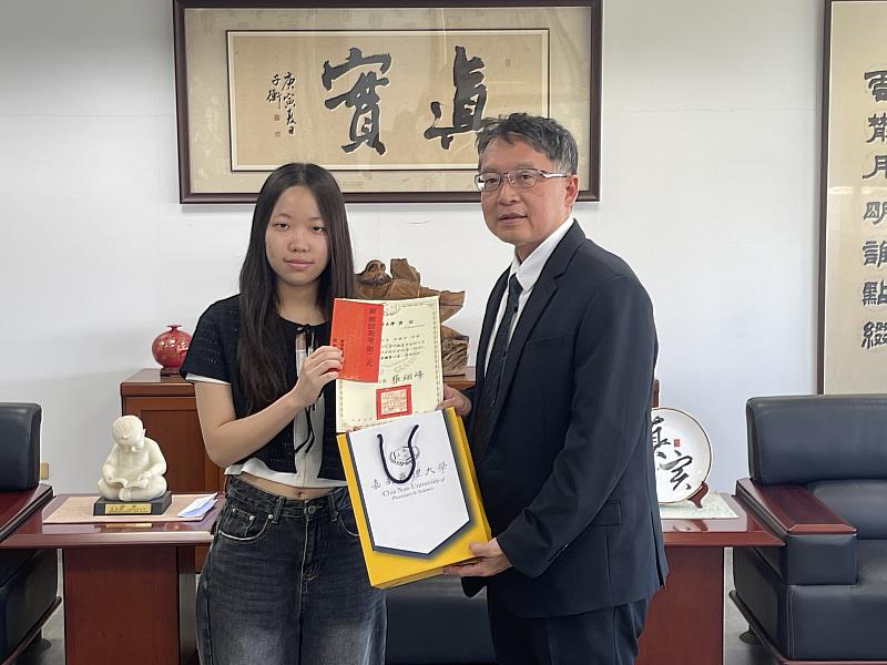 第1階段拿下全國榜眼的許珮芊分享融會貫通才能讓念書事半功倍。
