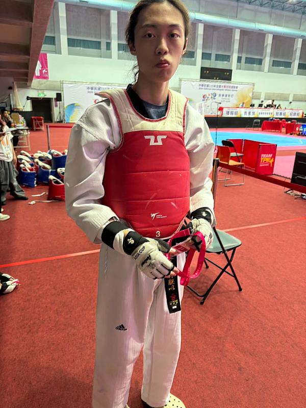 文藻二技英文系三年級鄭騌愷於一般男生組跆拳道對打63公斤級獲得第7名。
