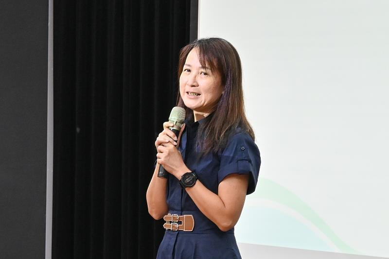 臺師大幼家科學系王馨敏主任致詞。