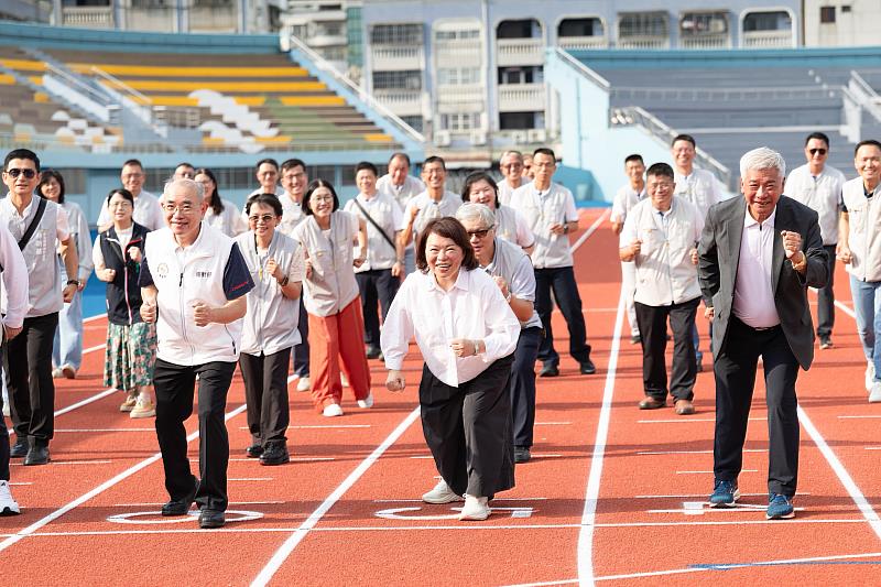 嘉義市立田徑場全新亮相,1.61億元打造國家級賽事場地。