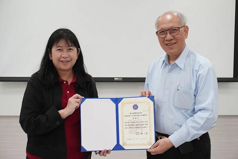 臺師大EMBA參訪上銀科技,創辦人卓永財總裁分享創業歷程與管理經驗。