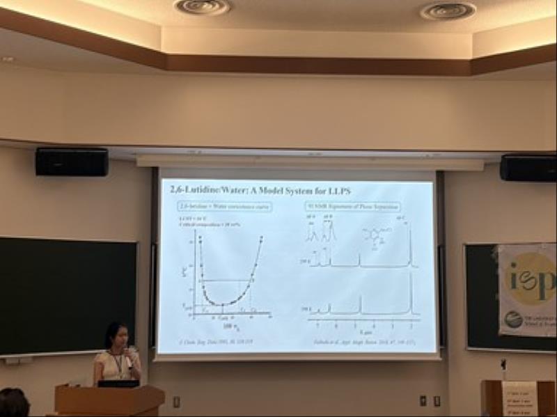 柳佩縈與大阪大學研究室成員合影。6週實習期間,她透過核磁共振、固態核磁共振及差示掃描量熱分析等方法,完成多孔材料與侷限效應相關研究。