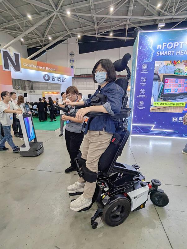 嘉義縣社會局攜手老福、身障機構跨域交流 接軌智慧照顧新趨勢
