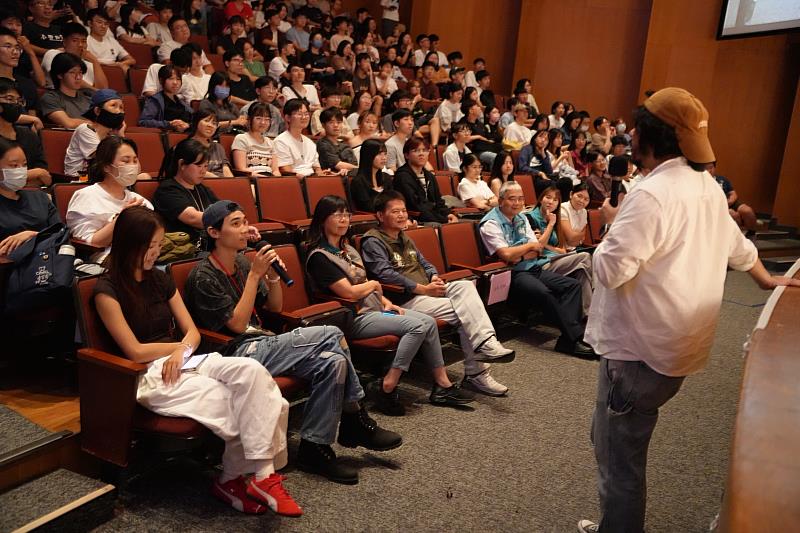 「壯壯來了!不正經地說正經事」青年職涯名人講座中正大學登場 540人報名熱烈響應