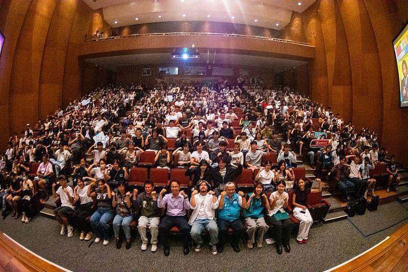 「壯壯來了!不正經地說正經事」 青年職涯名人講座中正大學登場 540人報名熱烈響應
