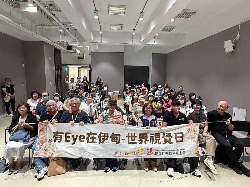 世界視覺日前夕,伊甸非視覺美學創作展溫暖開幕,邀請民眾用心、用手、用眼睛來欣賞。