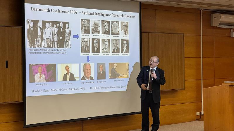 JAIST Hiroyuki Iida副校長為東華大學學生進行專題演講。