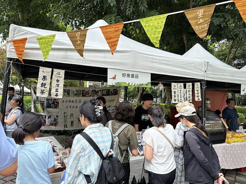林業及自然保育臺中分署轄區的許多社區林業計畫夥伴都參與「2026中臺灣里山生活市集」,推動計畫成果並推廣社區特色與產品。