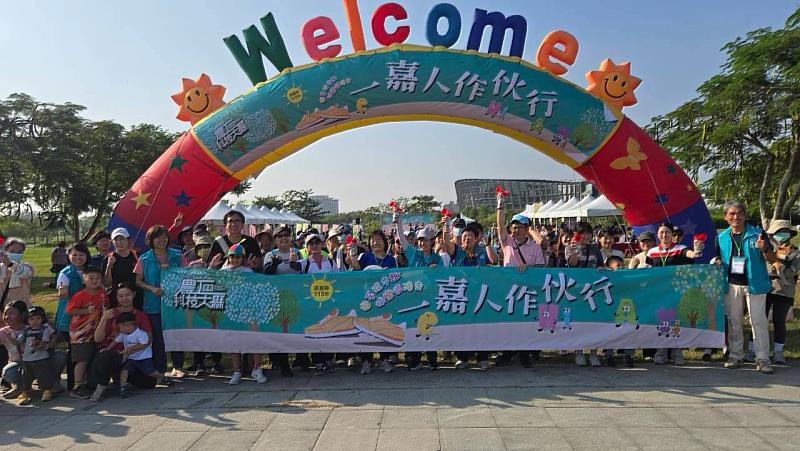 牽手踏步趣!親子祖孫健走,把幸福「袋」回家-1