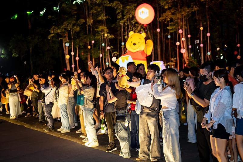 「光影森林」萌力全開吸引96萬人次 雙十連假精彩節目不斷
