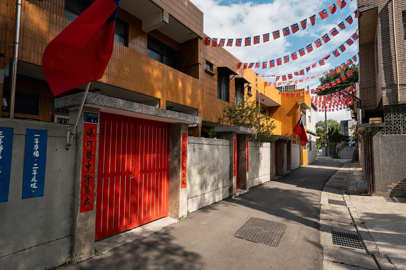 空軍三重一村保存眷村聚落與生活記憶,僑胞憑i僑卡可享場域專屬優惠。
