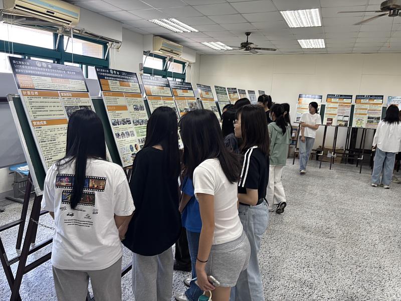 教育傳承的多元樣貌－115年期末成果實體海報展出。