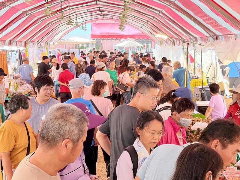 百大青農齊聚番路柿子節 兩天吸引近10萬人次共享秋日好柿