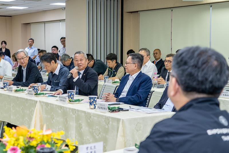 台電今日舉行「台灣電力學校座談會」，邀集交通運輸、醫療院所、通訊電信及商場百貨等用戶高階主管參與，台灣高鐵公司總經理陳惠裕於交流環節表示，期待電力學校培育更多電力系統人才，強化電力韌性。