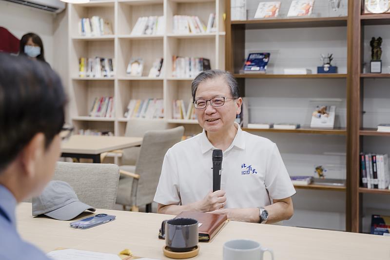 北商大任立中校長感謝國家圖書館挹注資源推動舊籍數位化計畫。