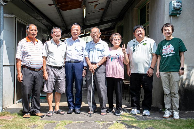百歲人生豐富精彩 翁章梁重陽前夕探訪嘉義人瑞