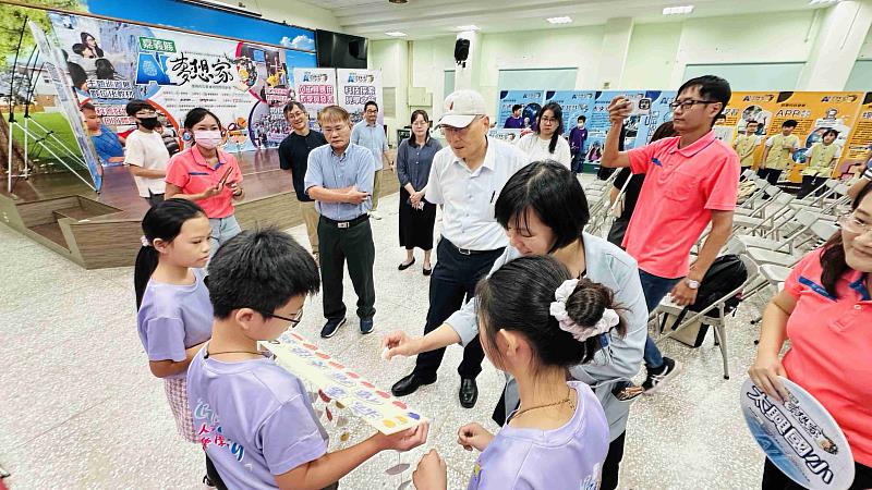 研揚文教「AI夢想家」開拓孩子科技視野