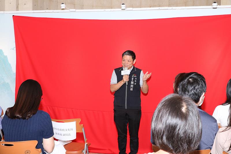 臺中市政府文化局副局長施純福致詞時,高度肯定立夫中醫藥博物館將文學與中醫藥結合的創意策展成果。