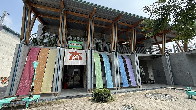 嘉南綠網．里山行動－生態韌性社區成果展場域「左鎮探探舘」外觀。