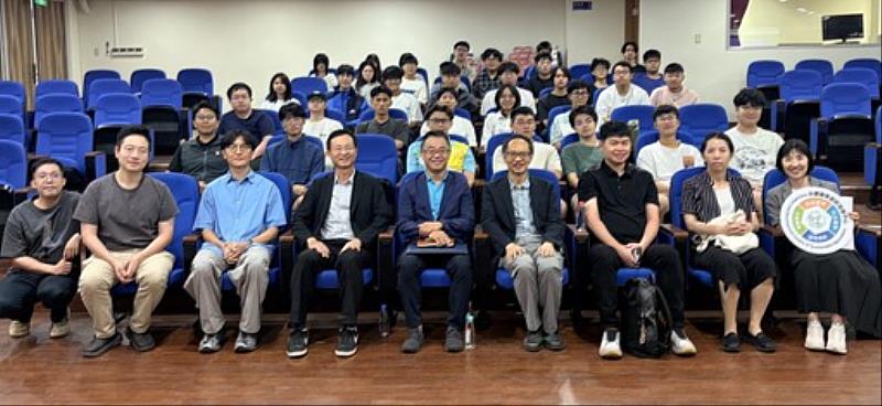 UAV應用於空間資訊永續環境國際論壇大合照。