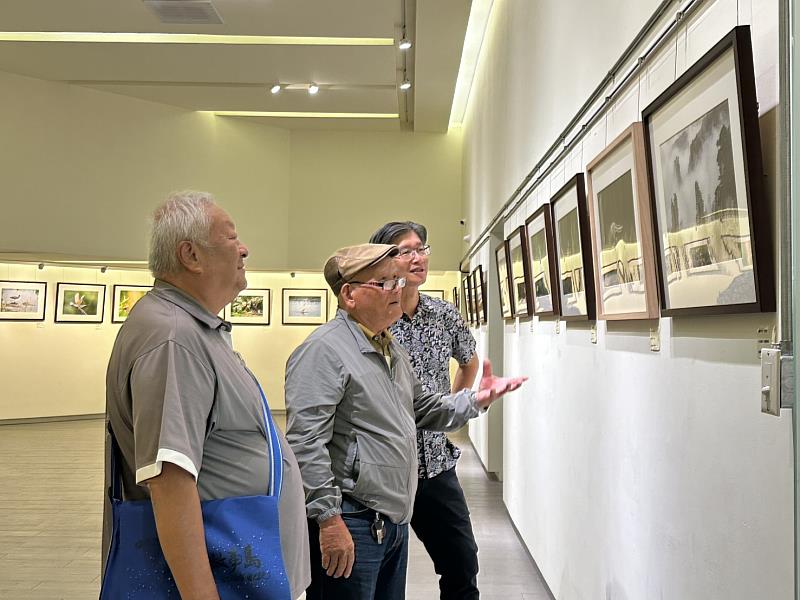 「光影.記憶」臺東縣東海岸攝影學會會員聯展登場 89件影像作品記錄自然與人文 保存臺東記憶