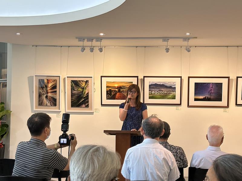 「光影.記憶」臺東縣東海岸攝影學會會員聯展登場 89件影像作品記錄自然與人文 保存臺東記憶